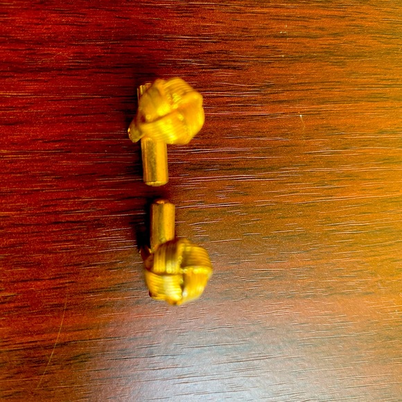 Antique-finish cuff links with weave motif - Picture 3 of 3